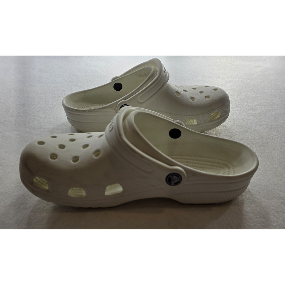 Crocs White Traditional Clogs. Men's Size 7. Women's Size 9 - Picture 6 of 8